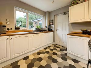 Photo 18- click for photo gallery